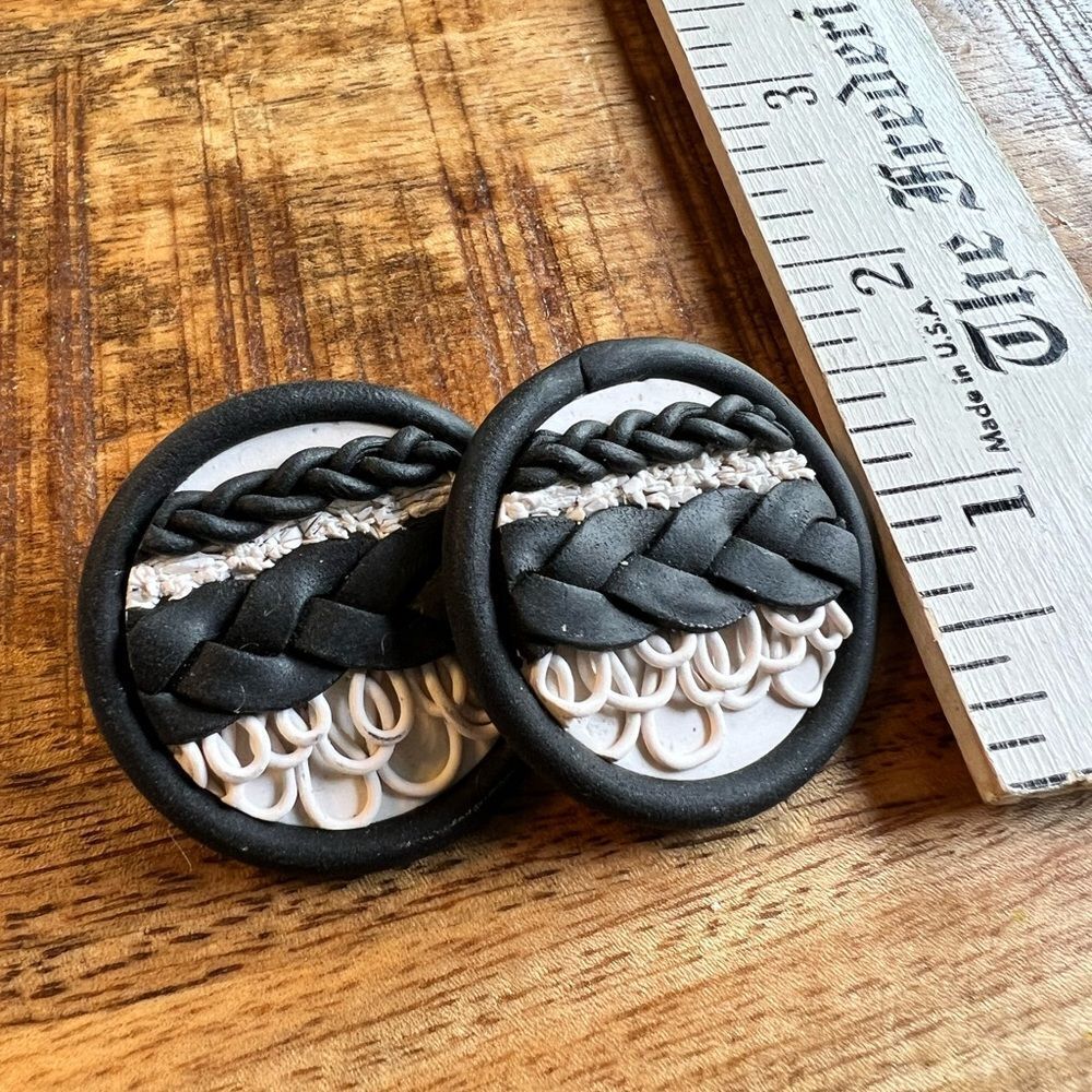 BLACK AND WHITE HANDMADE CIRCLE EARRINGS